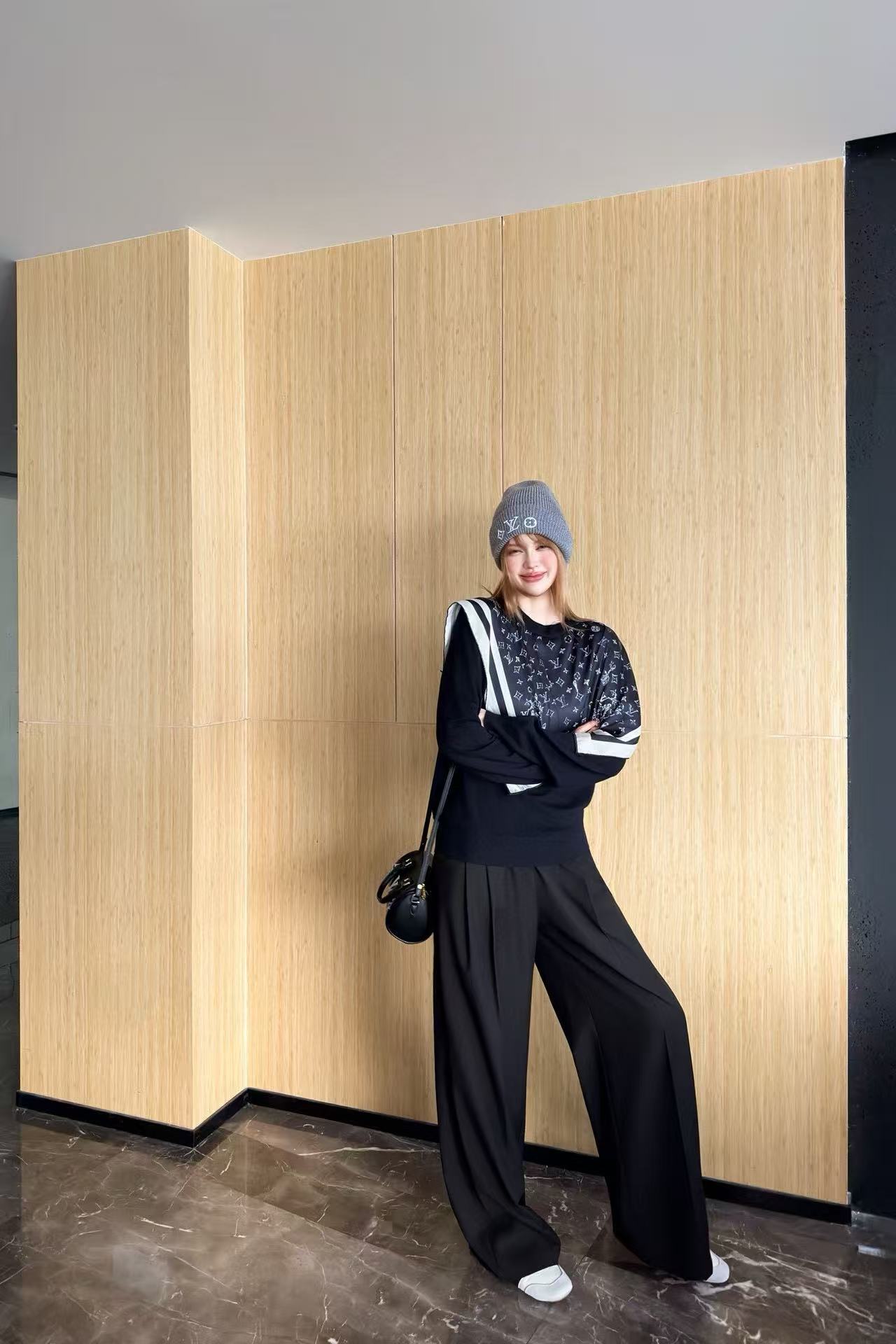 LVプリントスウェットシャツ【50％割引+送料無料】