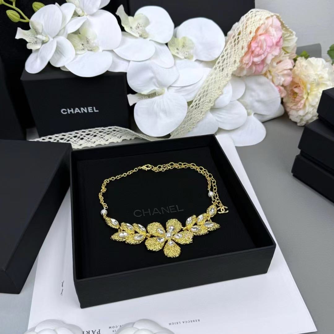 CHANE1 ダブルC フラワー ダイヤモンド ネックレス【50％割引+送料無料】