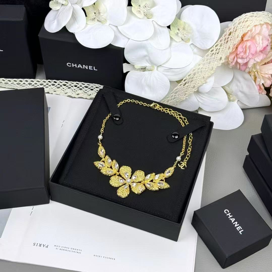CHANE1 ダブルC フラワー ダイヤモンド ネックレス【50％割引+送料無料】