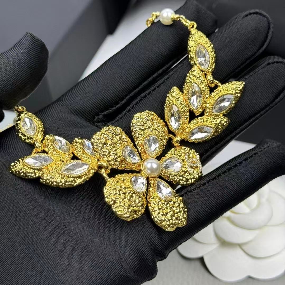 CHANE1 ダブルC フラワー ダイヤモンド ネックレス【50％割引+送料無料】