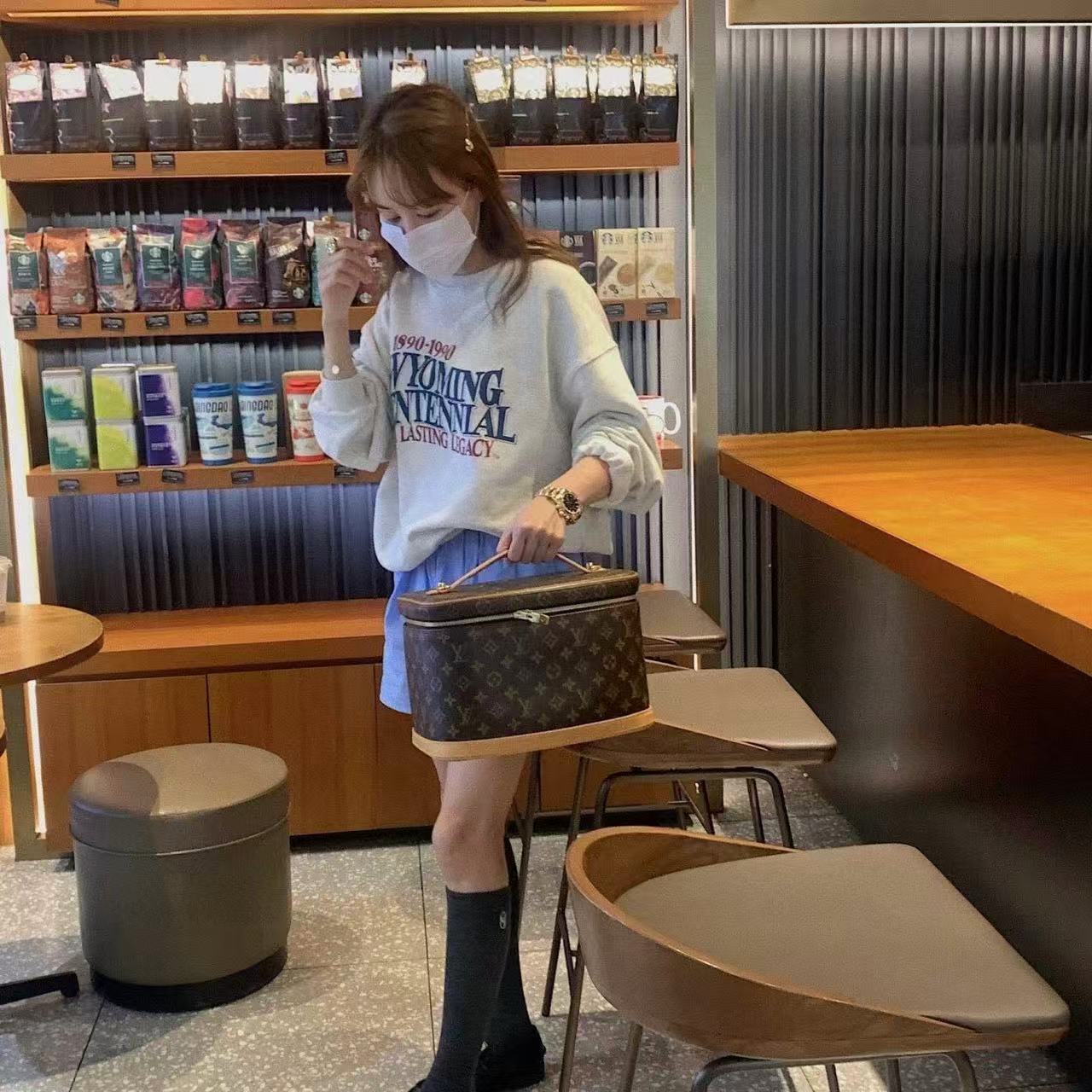 LVプリントのコスメポーチ【50％割引+送料無料】