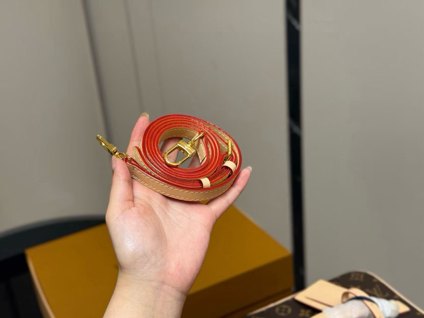 LVプリントのコスメポーチ【50％割引+送料無料】