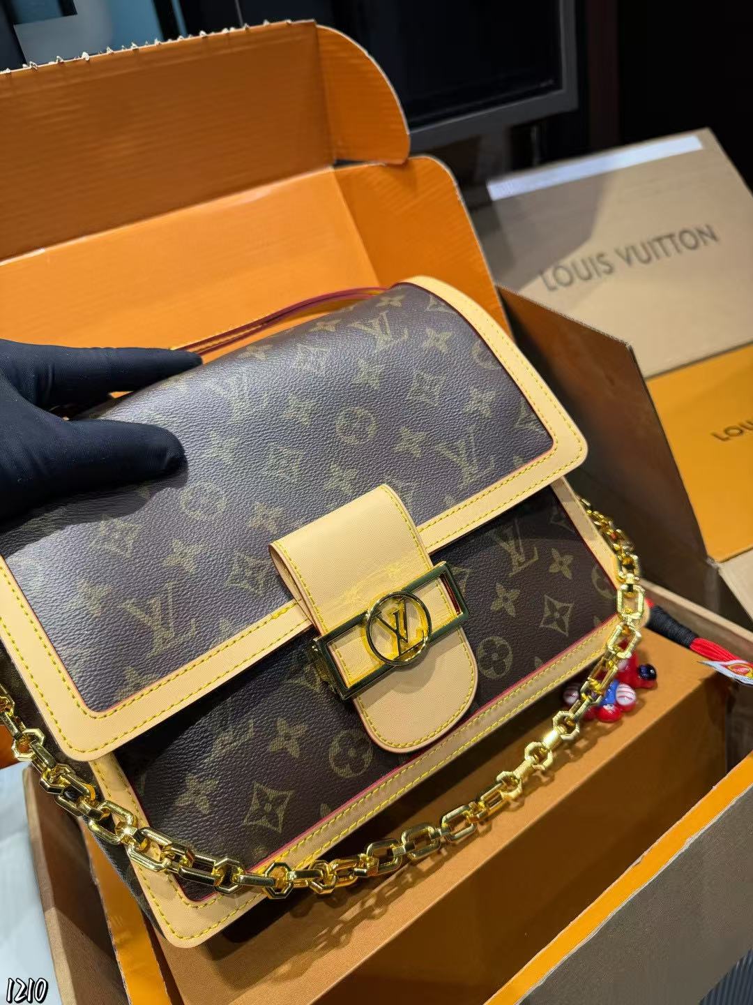 LVの高品質チェーンショルダー/クロスボディバッグ【50％割引+送料無料】
