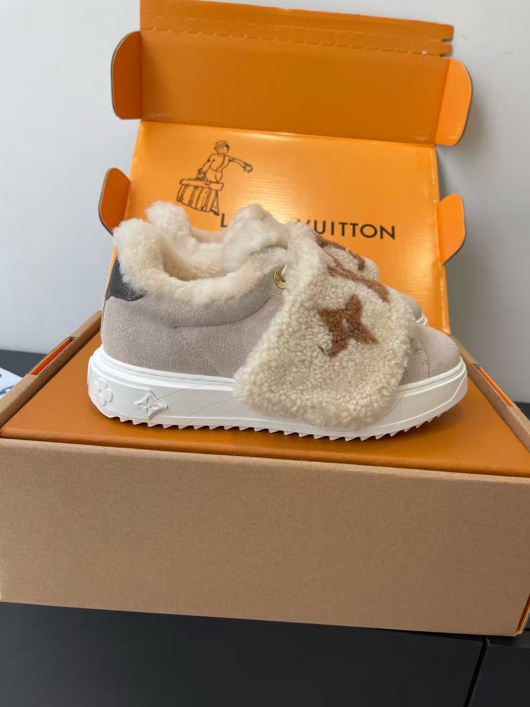 LVの高品質ウールプラットフォームカジュアルシューズ【50％割引+送料無料】