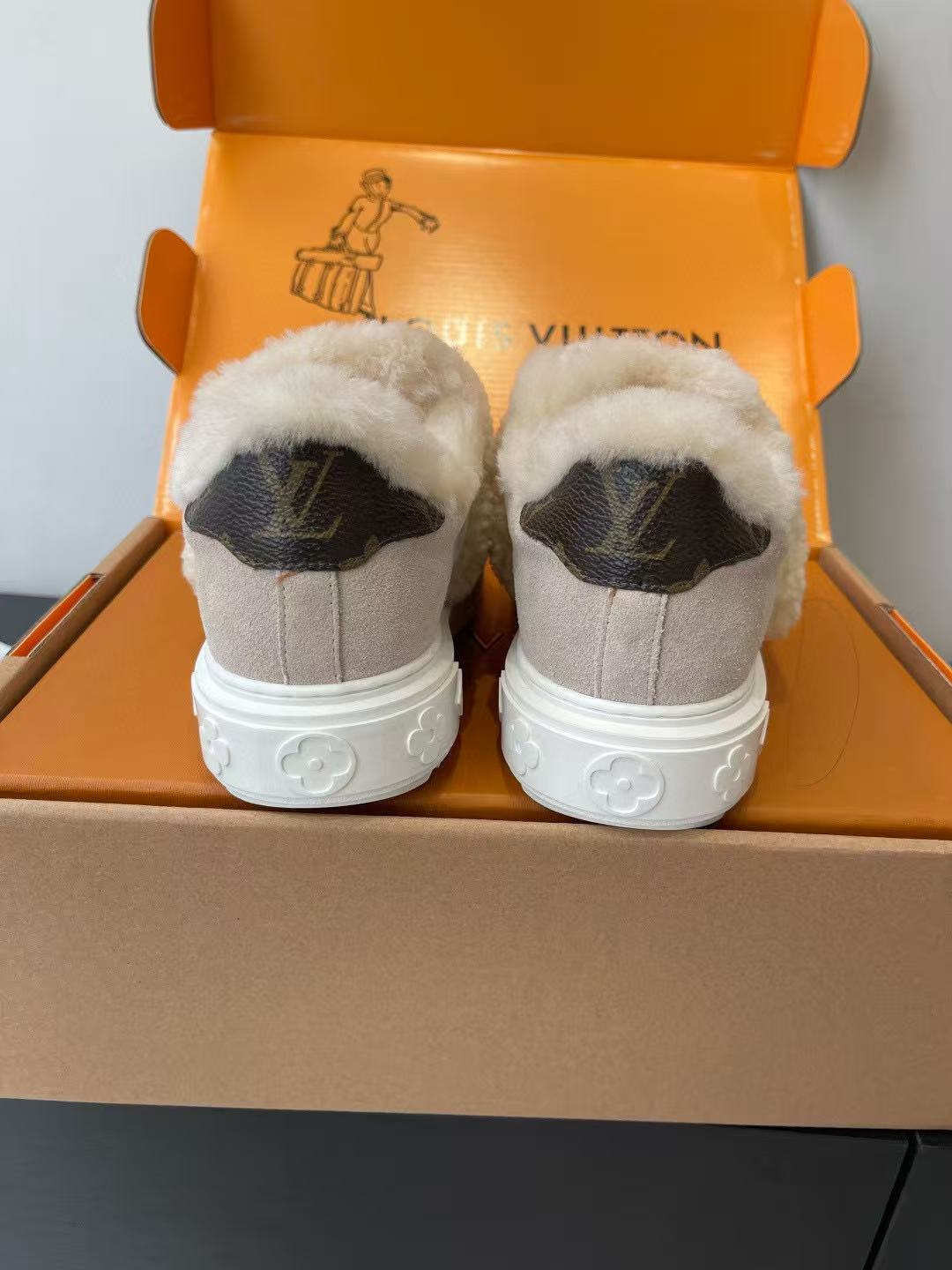 LVの高品質ウールプラットフォームカジュアルシューズ【50％割引+送料無料】