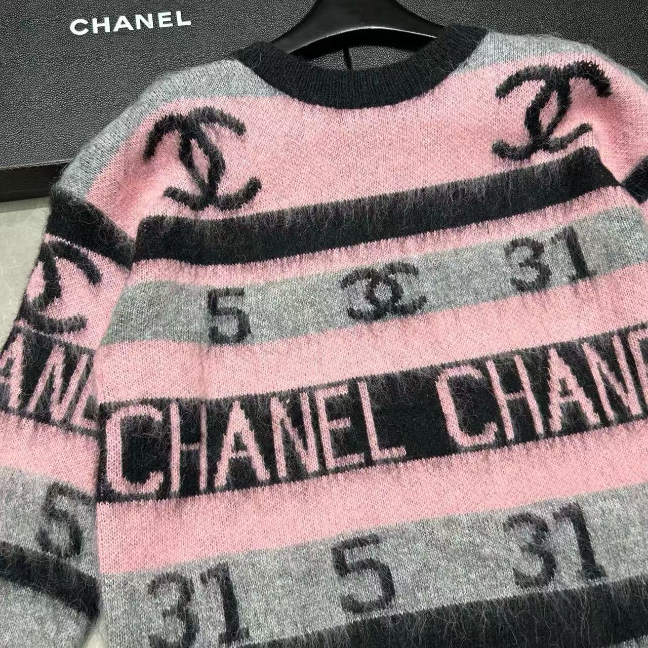 CHANE1 ダブルCロゴ入りカシミアセーター【50％割引+送料無料】