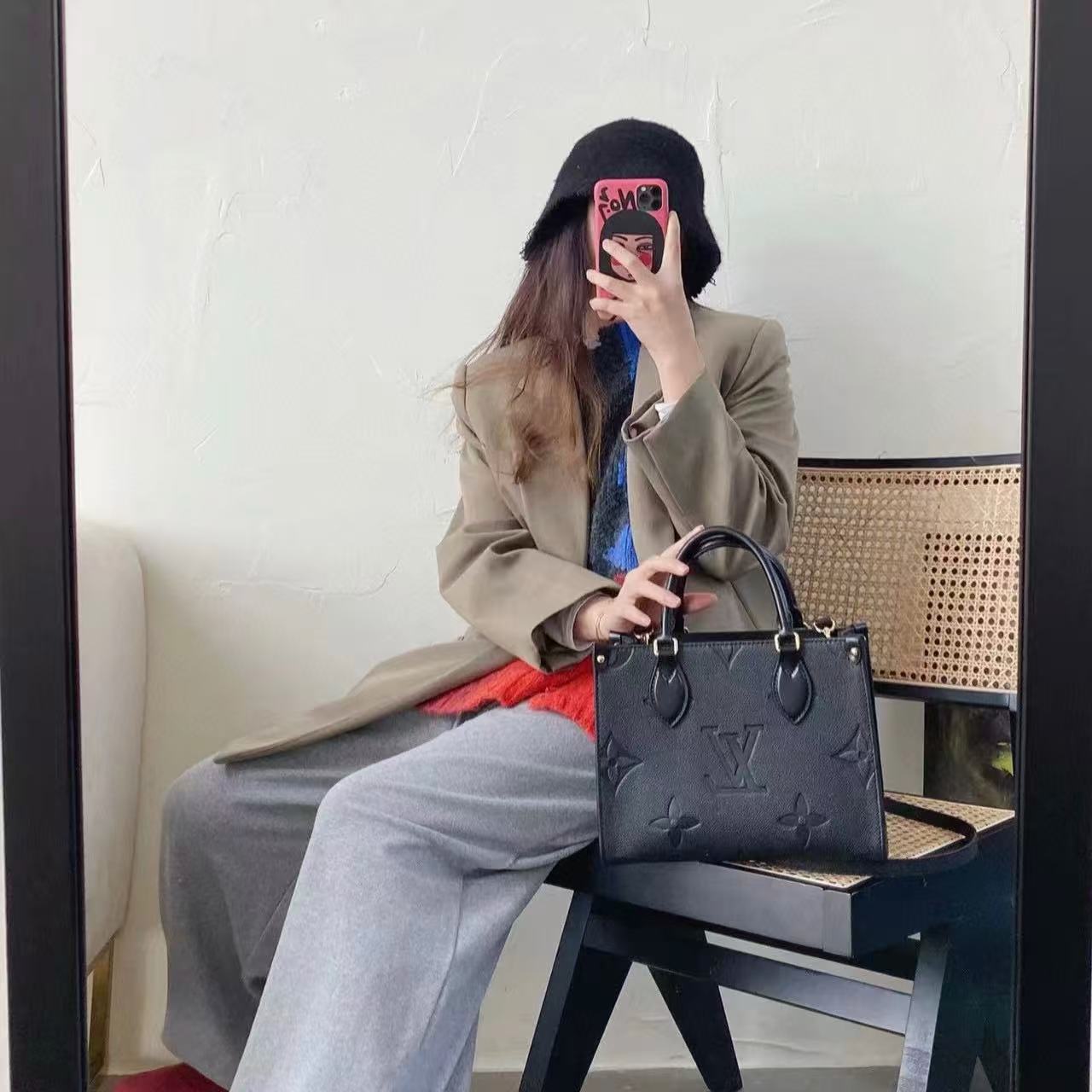 LV onthego牛革のショッピングバッグ【50％割引+送料無料】