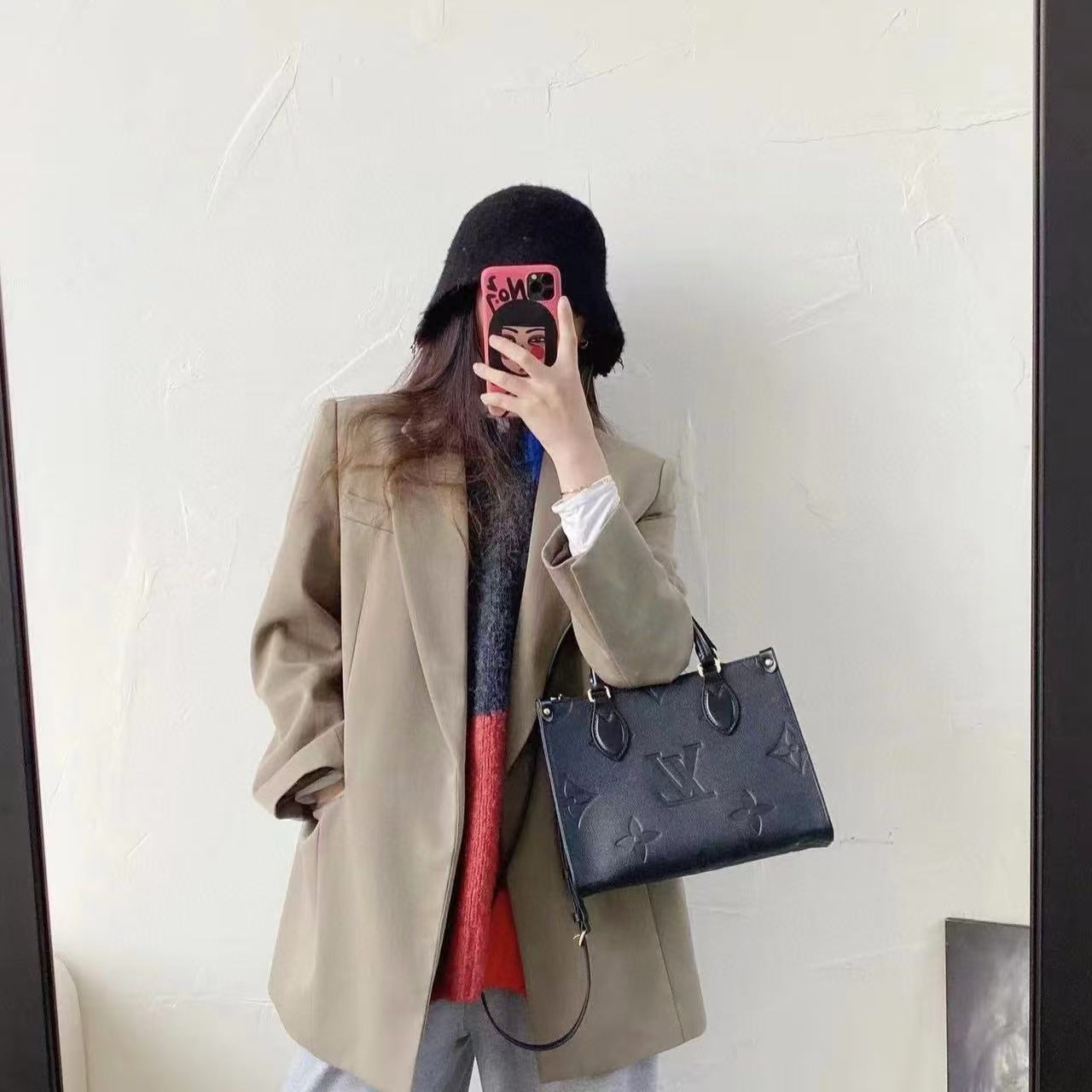 LV onthego牛革のショッピングバッグ【50％割引+送料無料】