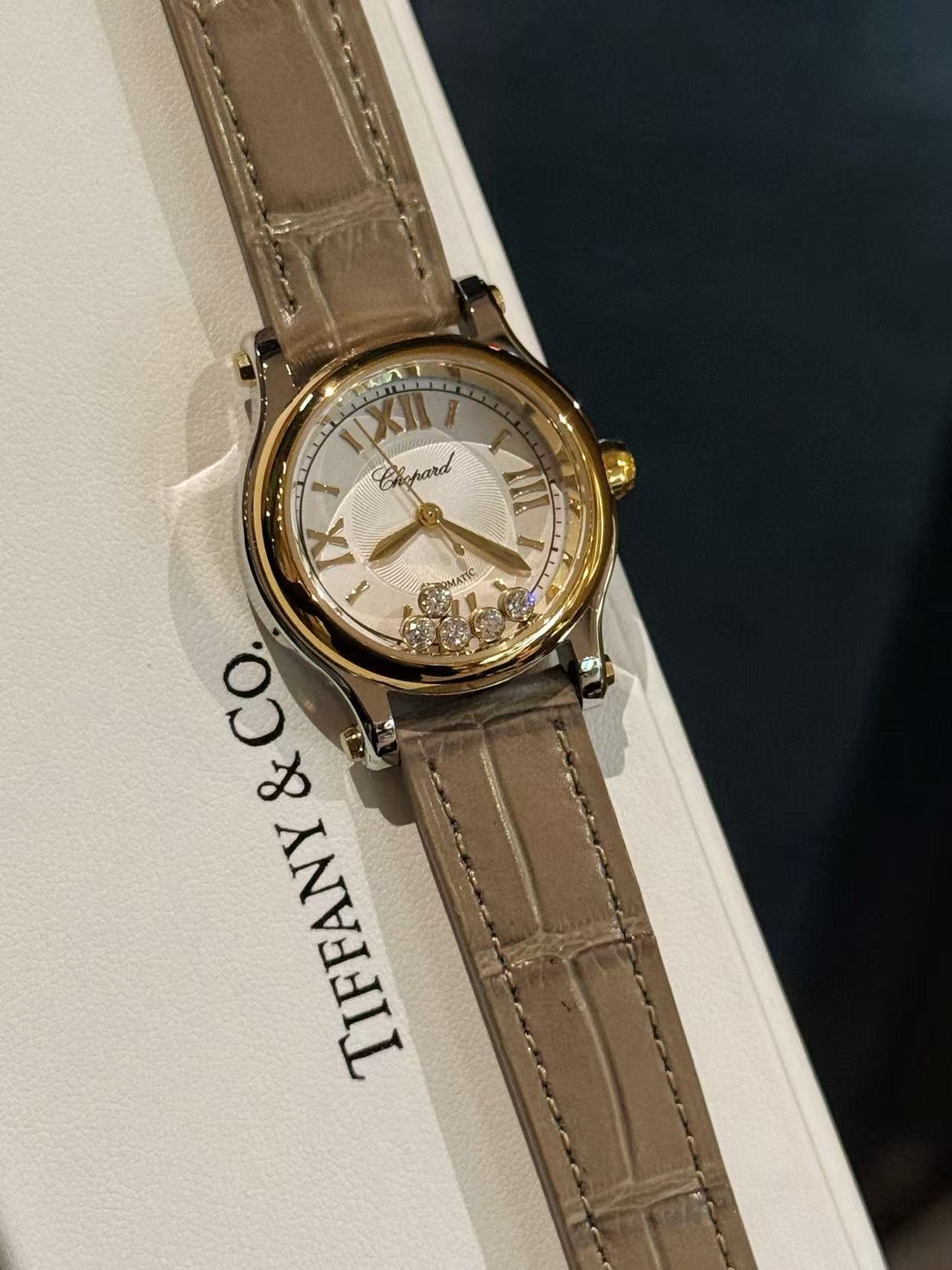 Ch0pard HAPPYダイヤモンドレザーストラップウォッチ【50％割引+送料無料】