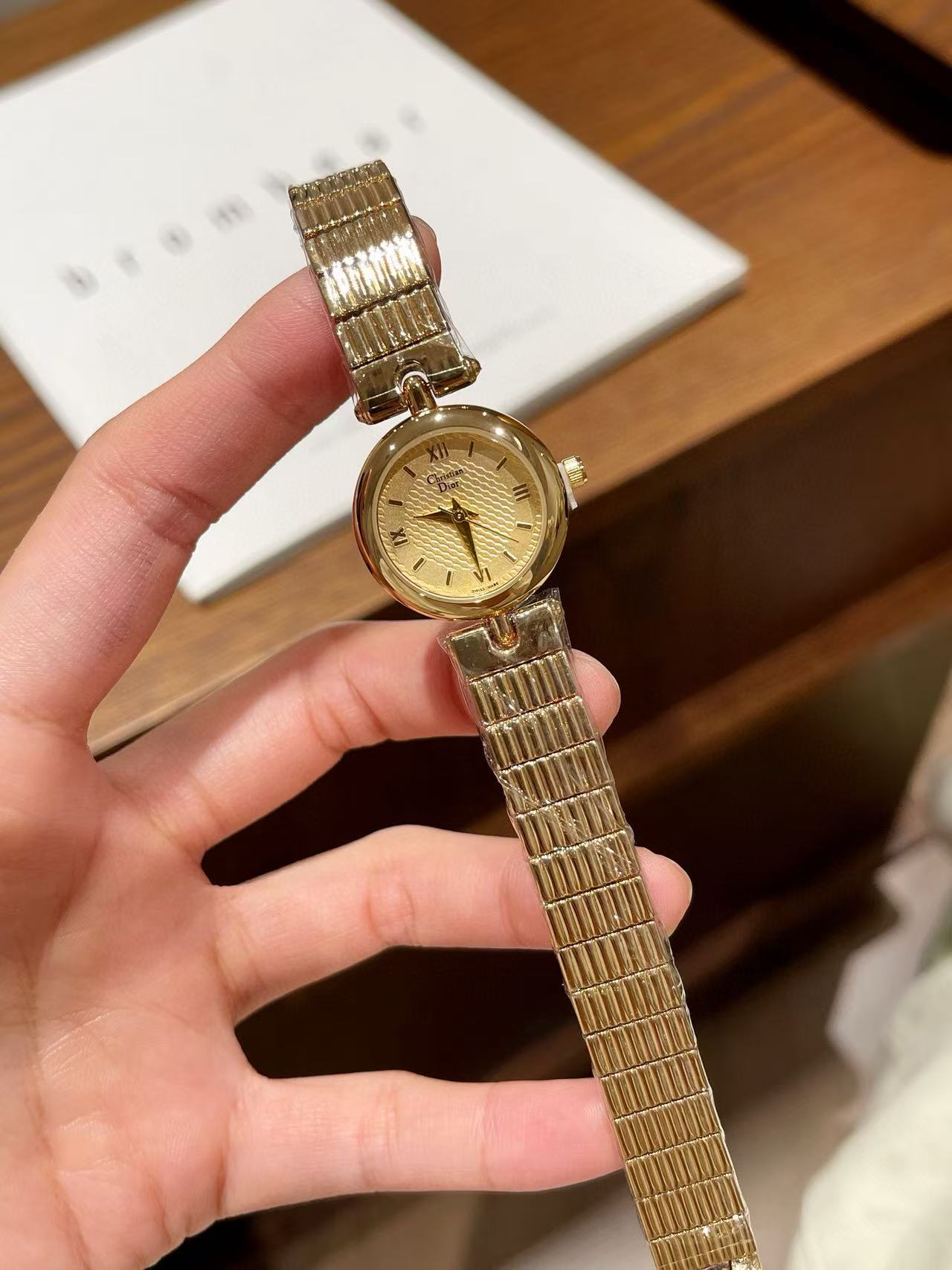 DIOR ラウンドスチールバンド レディース腕時計【50％割引+送料無料】