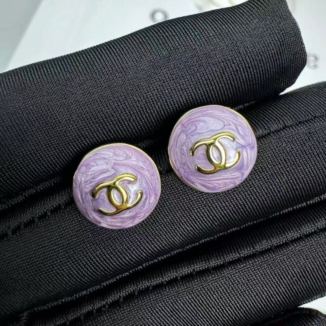 CHANE1 ダブルC パープル スタッドピアス【50％割引+送料無料】