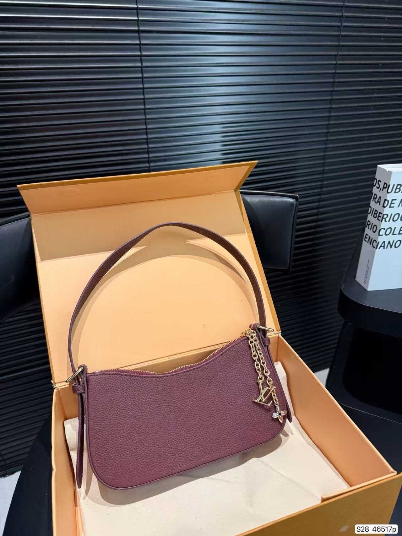 LVミニマリストアンダーアームバッグ【50％割引+送料無料】