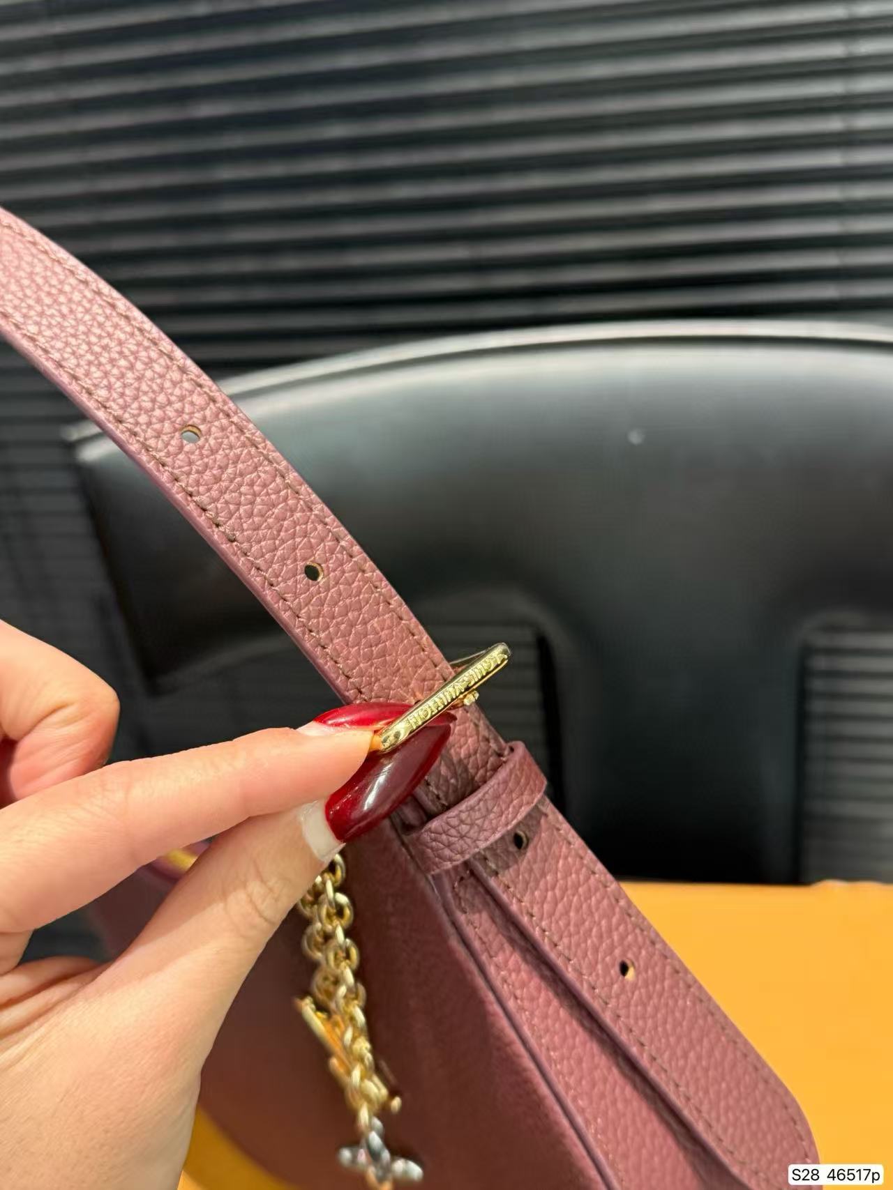 LVミニマリストアンダーアームバッグ【50％割引+送料無料】