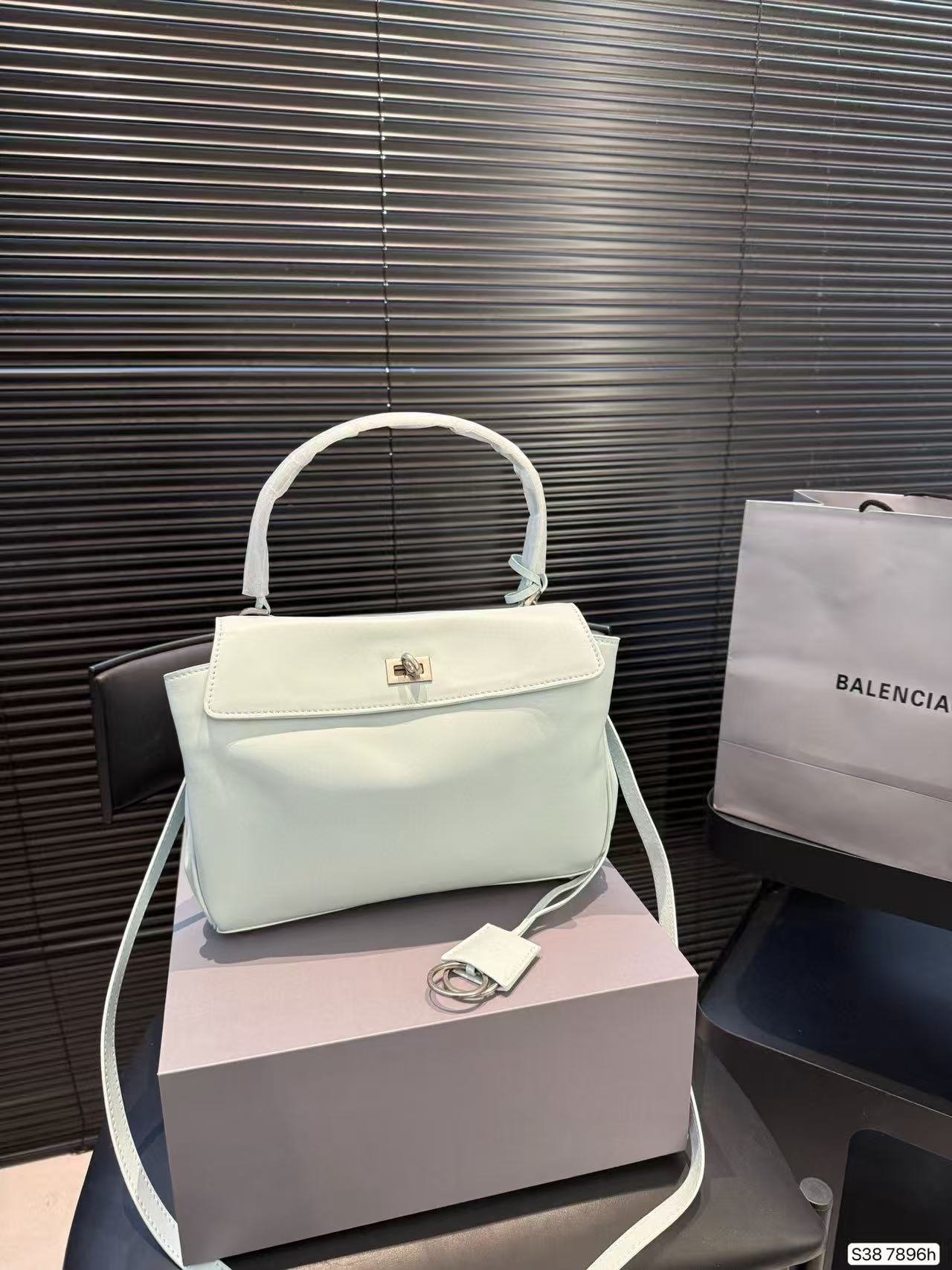 BALENC1AG ミニマリストハンドバッグ【50％割引+送料無料】