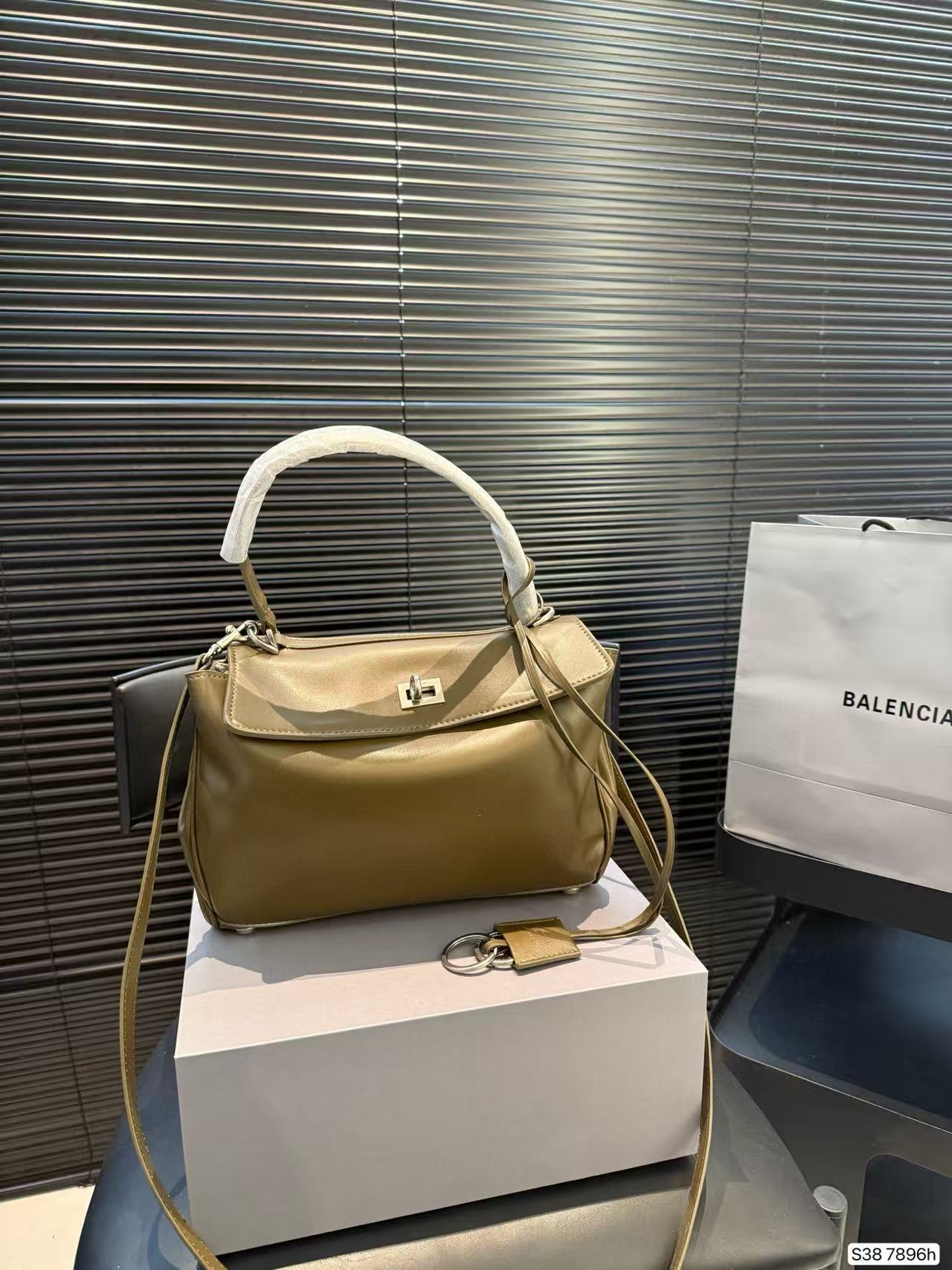 BALENC1AG ミニマリストハンドバッグ【50％割引+送料無料】