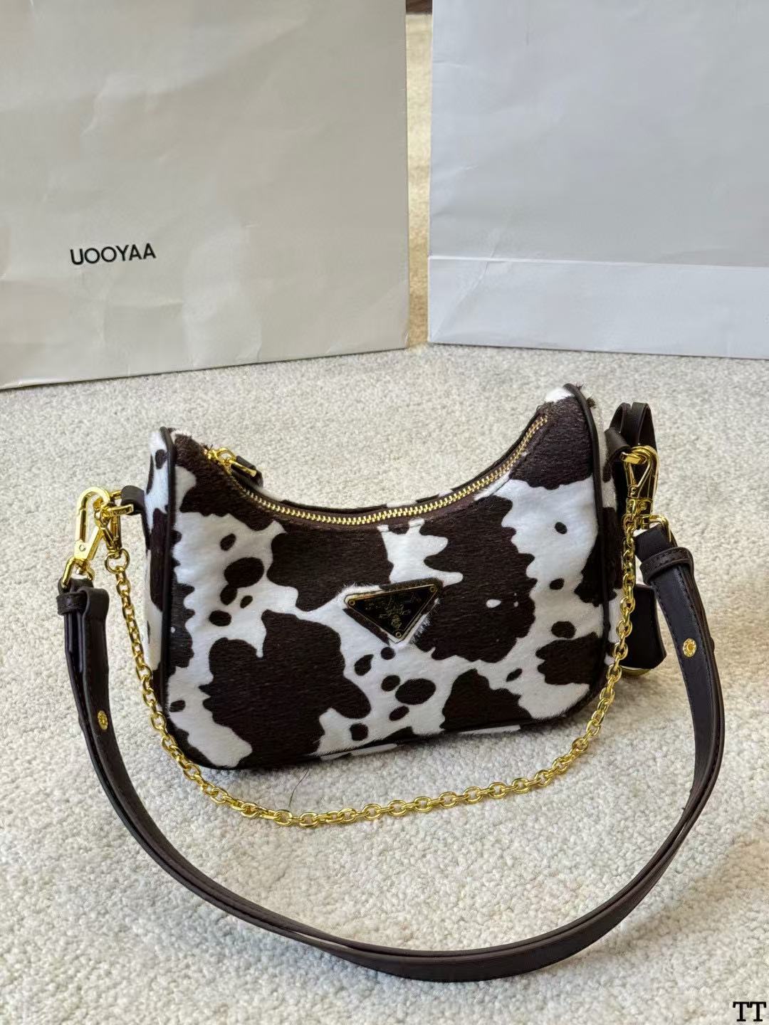 PR4DA 3-in-1 ゼブラプリント アンダーアームバッグ【50％割引+送料無料】