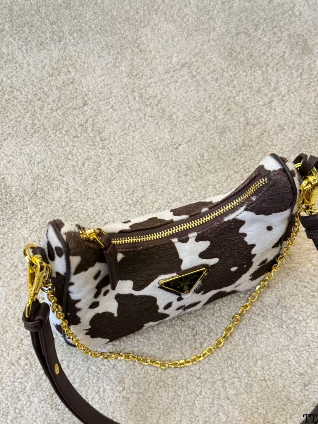 PR4DA 3-in-1 ゼブラプリント アンダーアームバッグ【50％割引+送料無料】