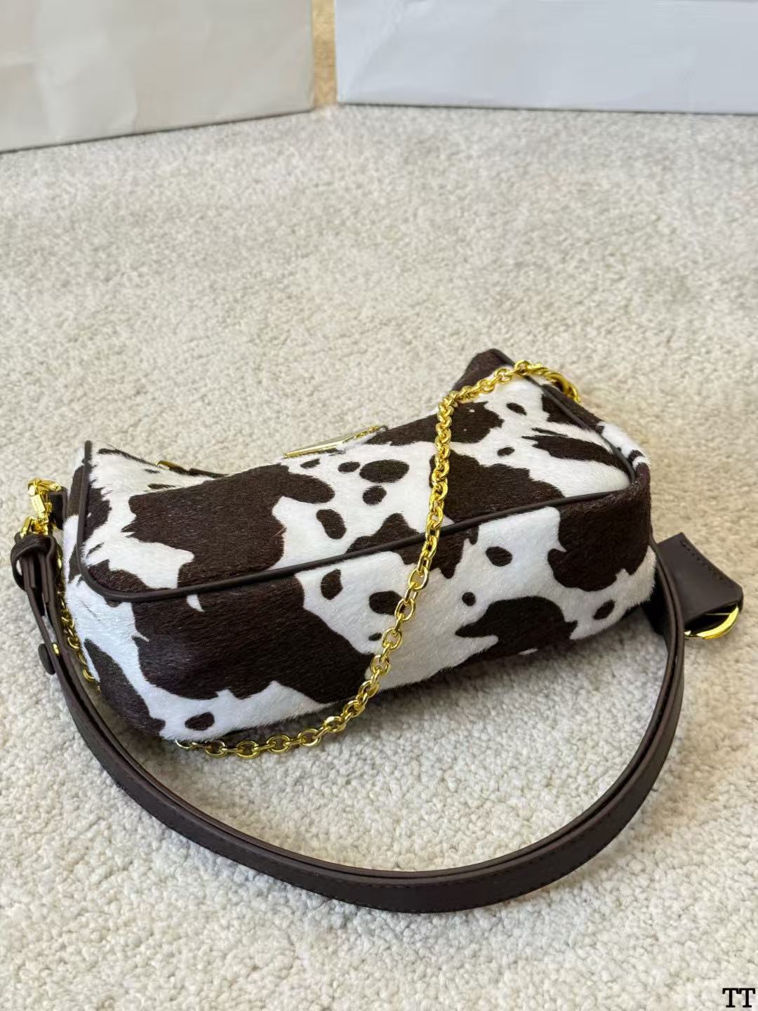 PR4DA 3-in-1 ゼブラプリント アンダーアームバッグ【50％割引+送料無料】