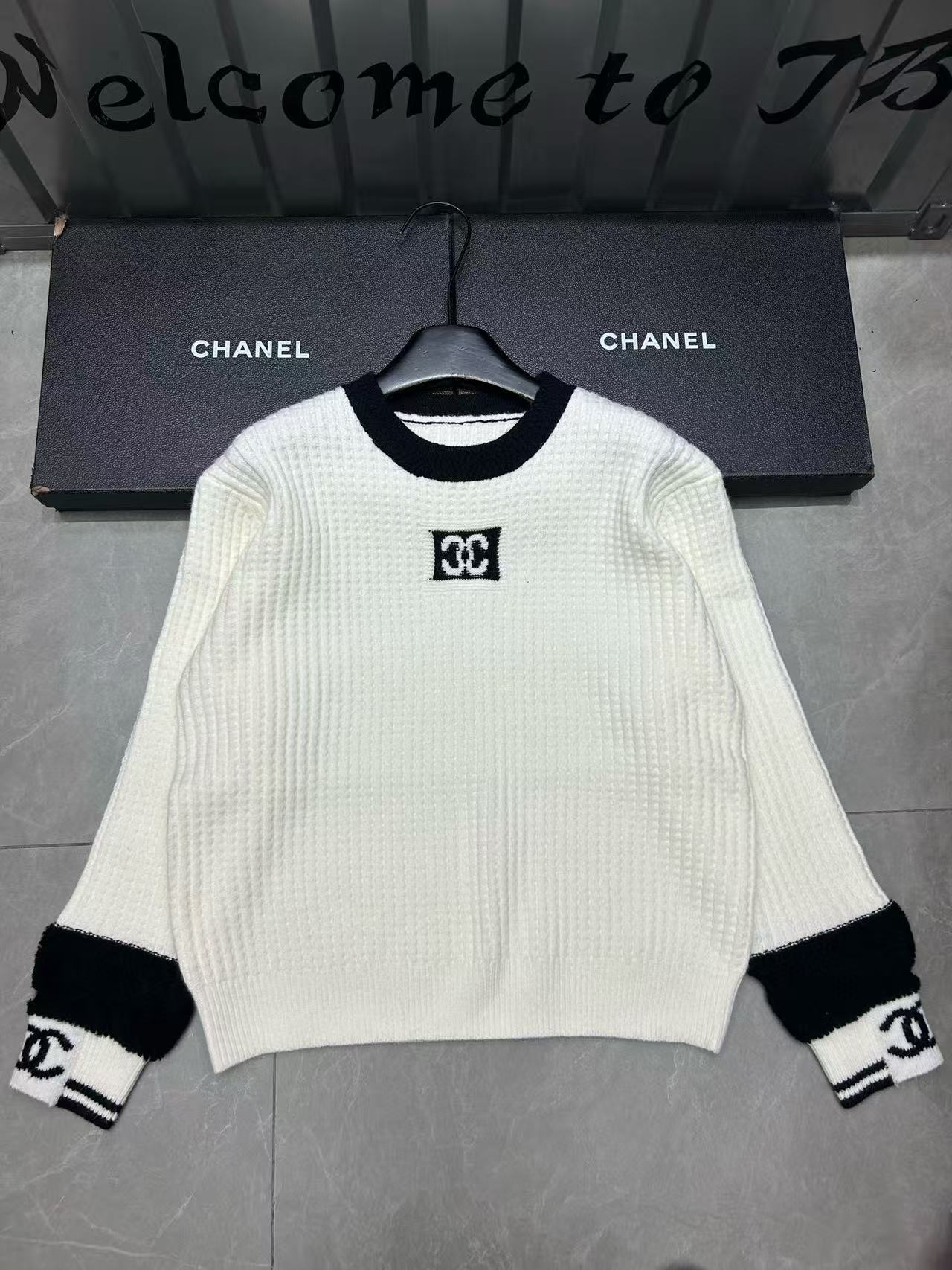 CHANE1 ブラック＆ホワイト ダブルC ウールセーター【50％割引+送料無料】