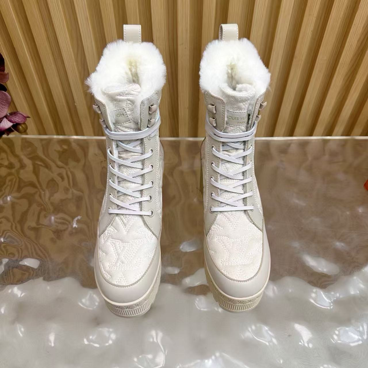 LVの高品質クラシックプリントマーティンブーツ【50％割引+送料無料】