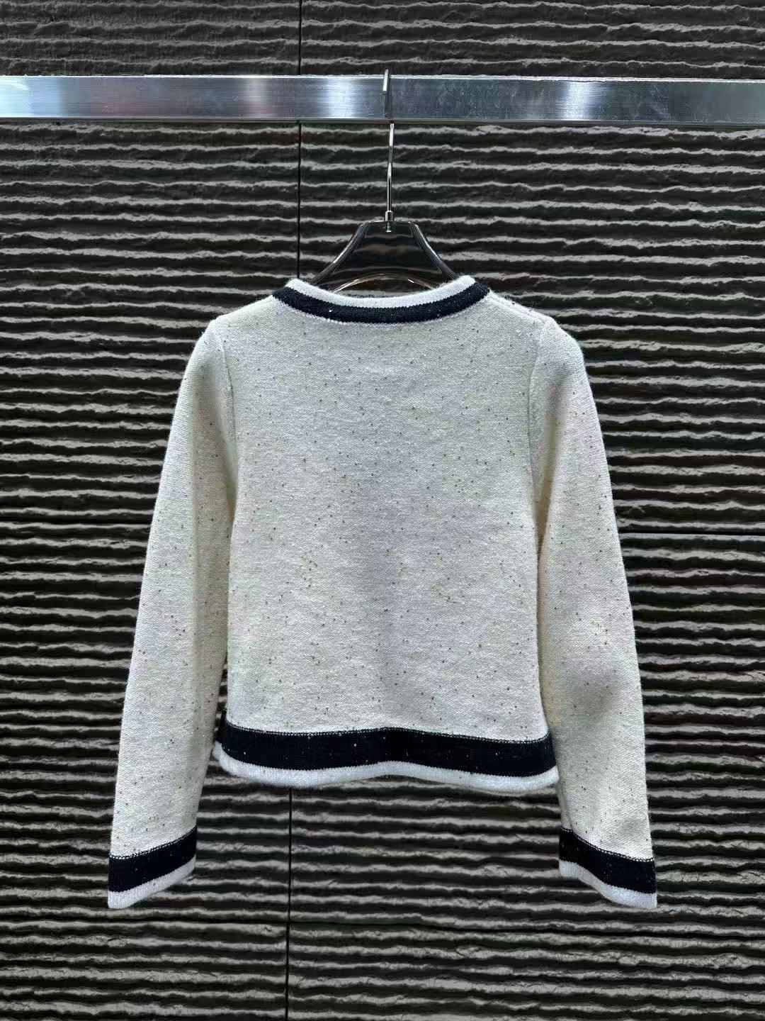 CHANE1ブローチとラインストーン付きウールカーディガン【50％割引+送料無料】