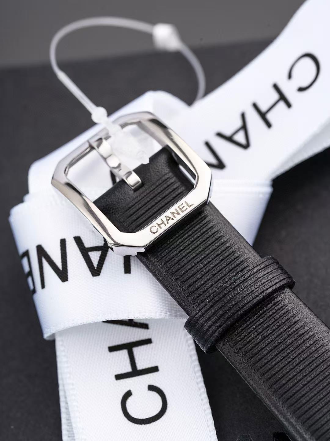 CHANE1 ダイヤモンドセット スクエア レザーウォッチ【50％割引+送料無料】