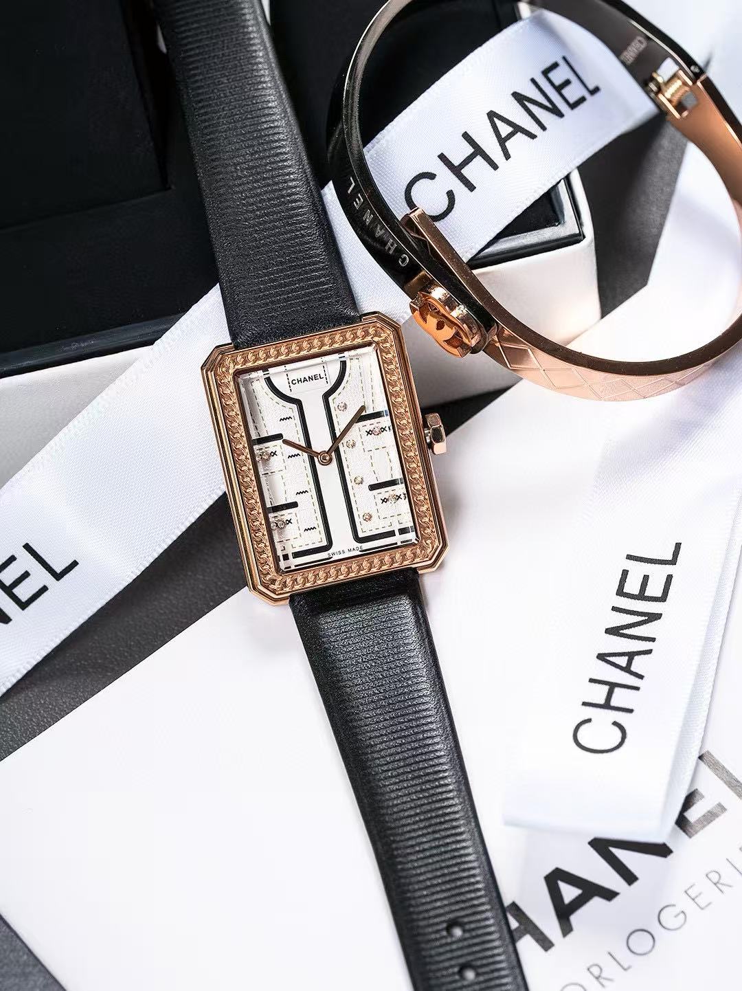 CHANE1 ダイヤモンドセット スクエア レザーウォッチ【50％割引+送料無料】