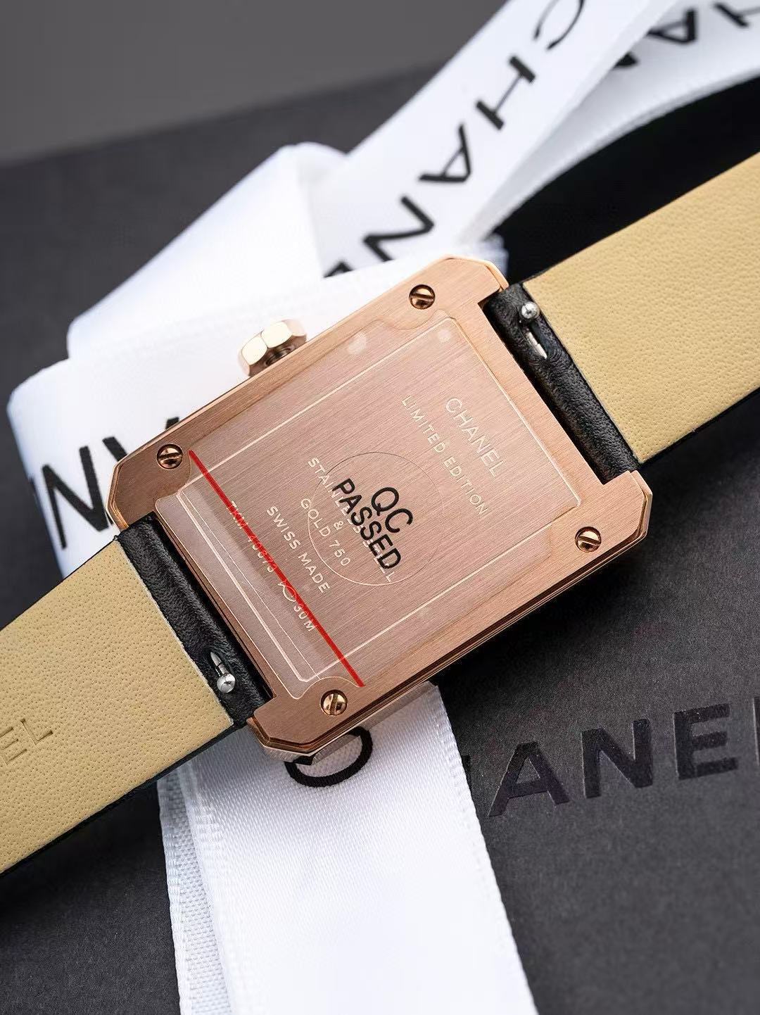 CHANE1 ダイヤモンドセット スクエア レザーウォッチ【50％割引+送料無料】