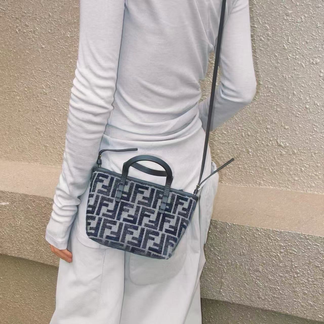 FEND1FFハンドバッグ【50％割引+送料無料】