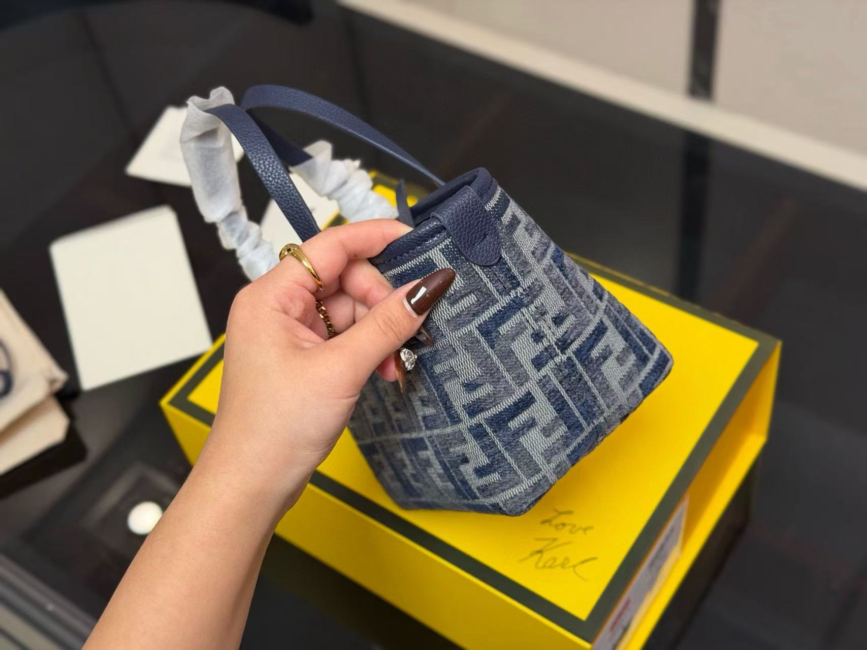 FEND1FFハンドバッグ【50％割引+送料無料】