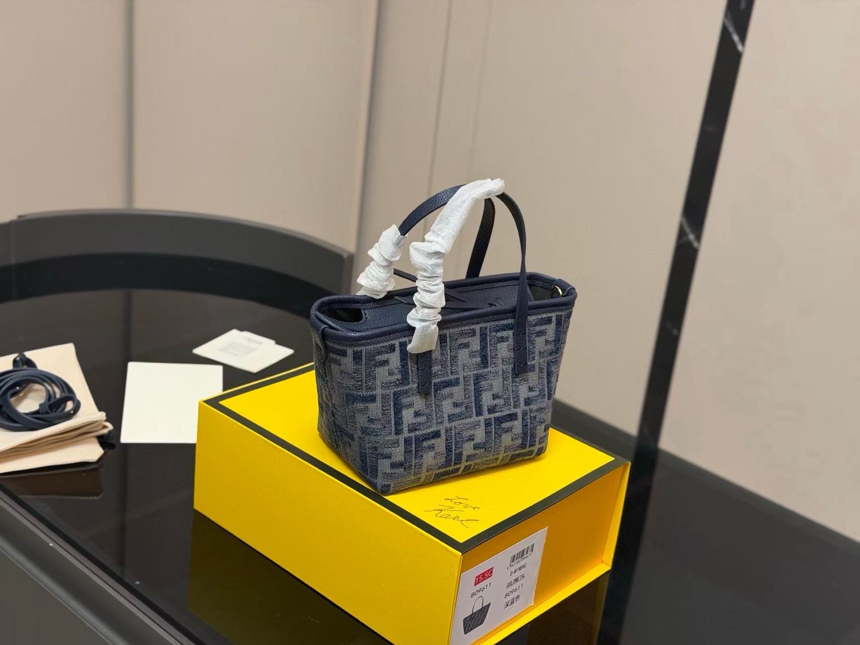 FEND1FFハンドバッグ【50％割引+送料無料】