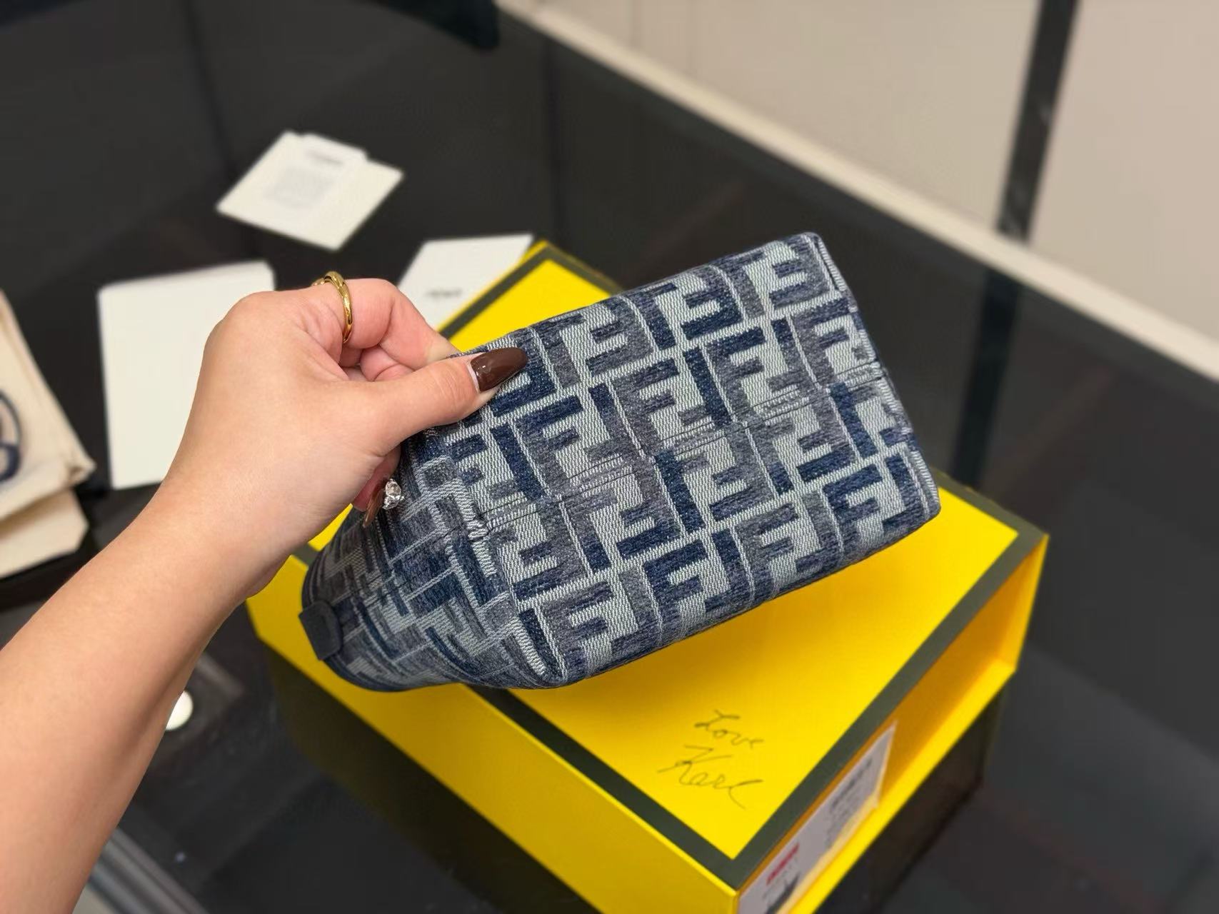 FEND1FFハンドバッグ【50％割引+送料無料】