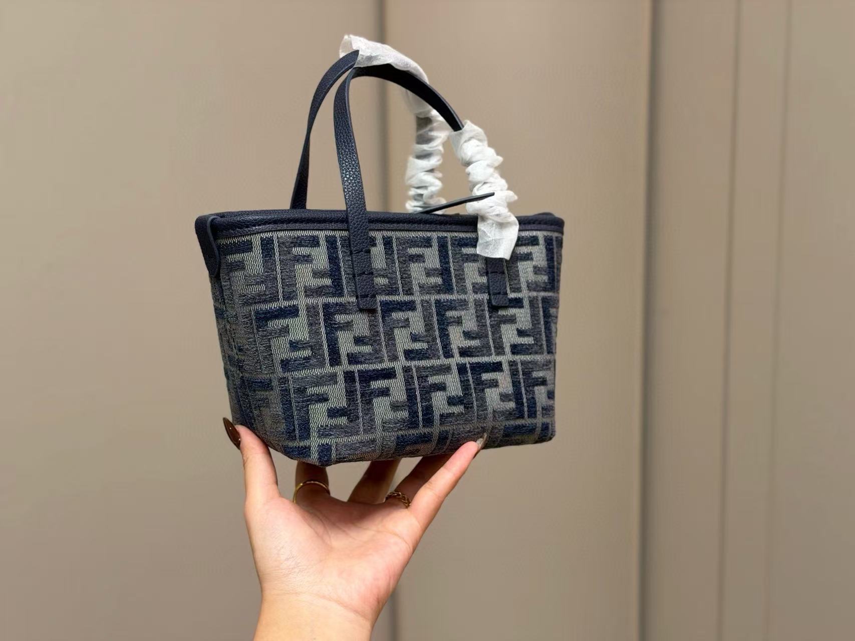 FEND1FFハンドバッグ【50％割引+送料無料】