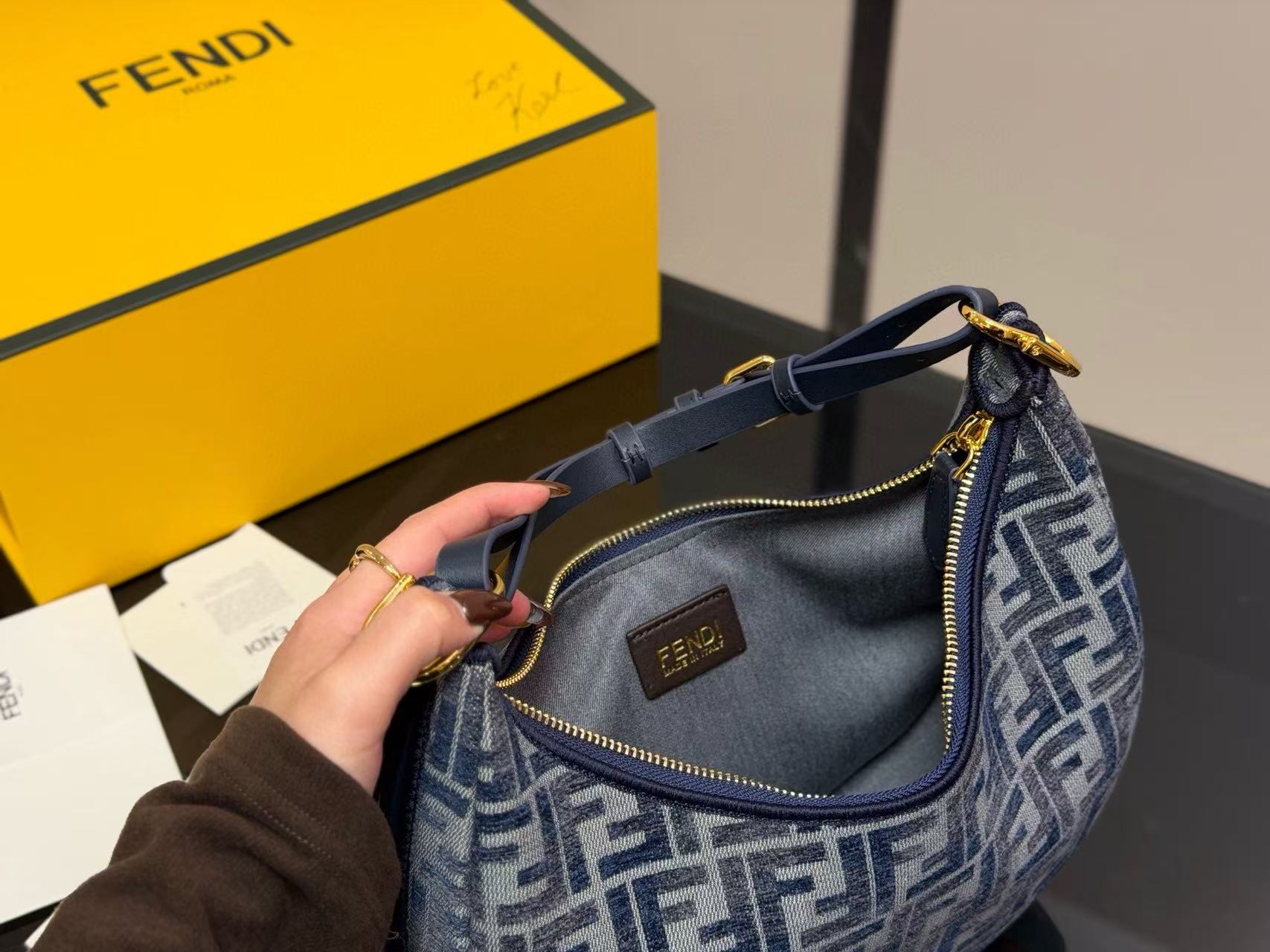 FEND1 ムーン カウボーイ ハンドバッグ【50％割引+送料無料】