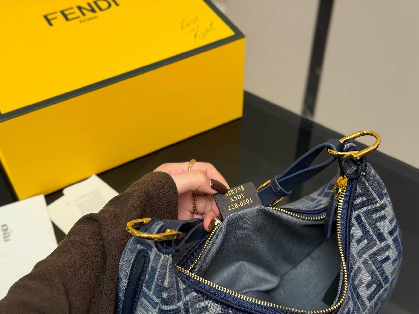 FEND1 ムーン カウボーイ ハンドバッグ【50％割引+送料無料】