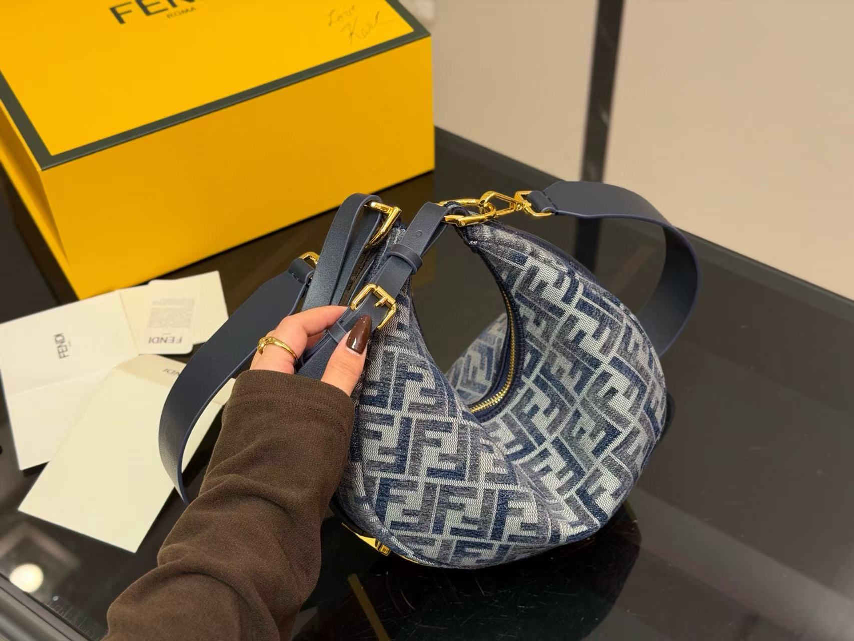 FEND1 ムーン カウボーイ ハンドバッグ【50％割引+送料無料】