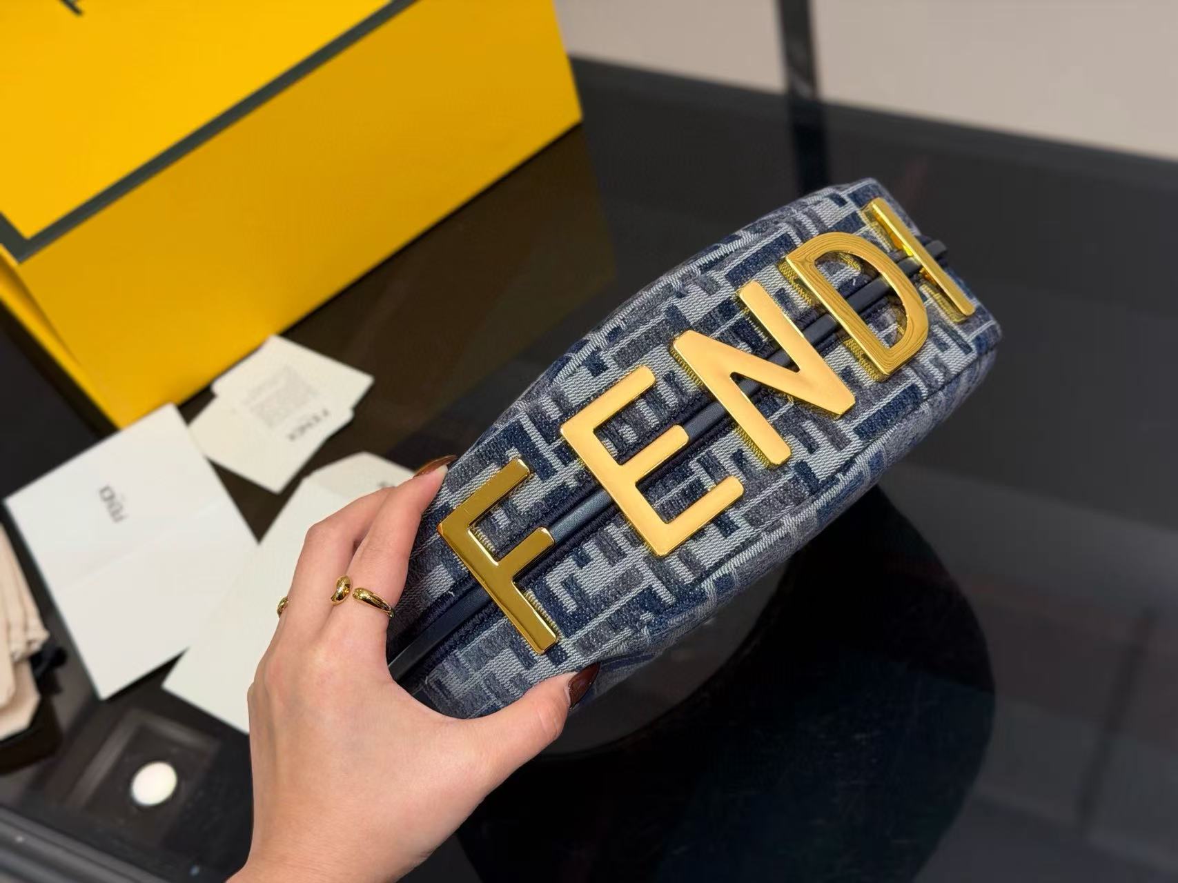 FEND1 ムーン カウボーイ ハンドバッグ【50％割引+送料無料】