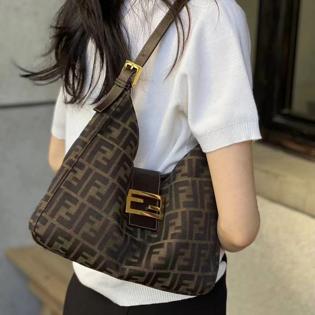 FEND1 プリントホーンショルダーバッグ【50％割引+送料無料】