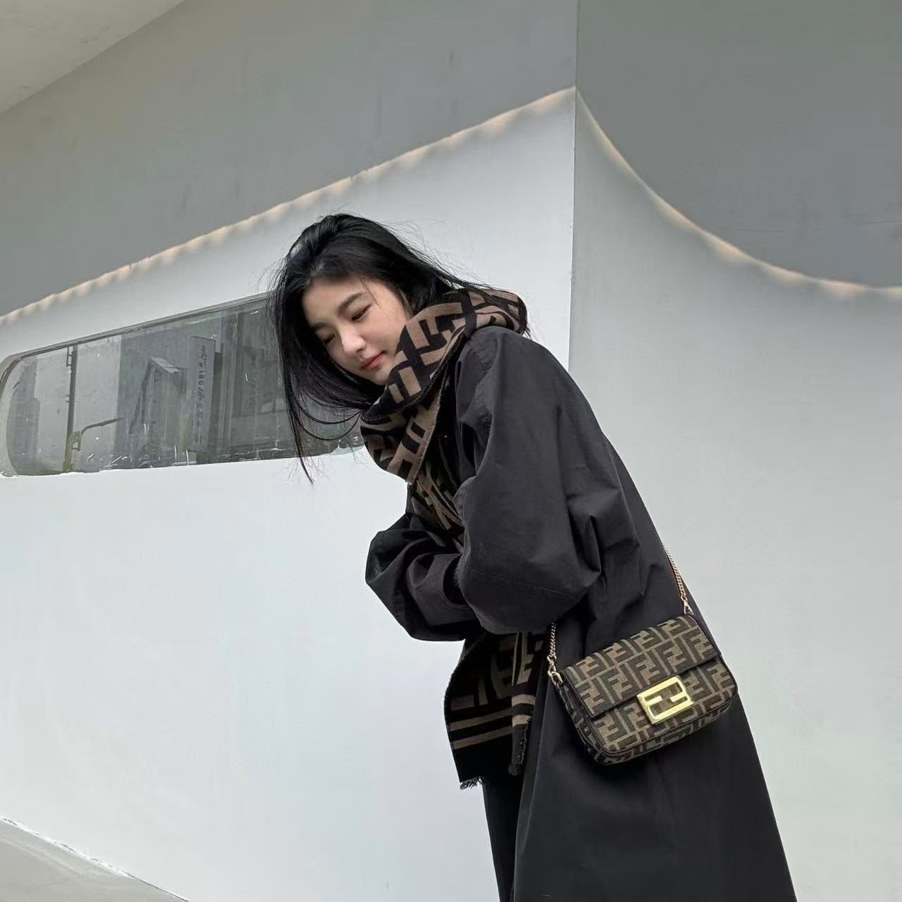 FEND1 チェーン FF バゲットバッグ【50％割引+送料無料】