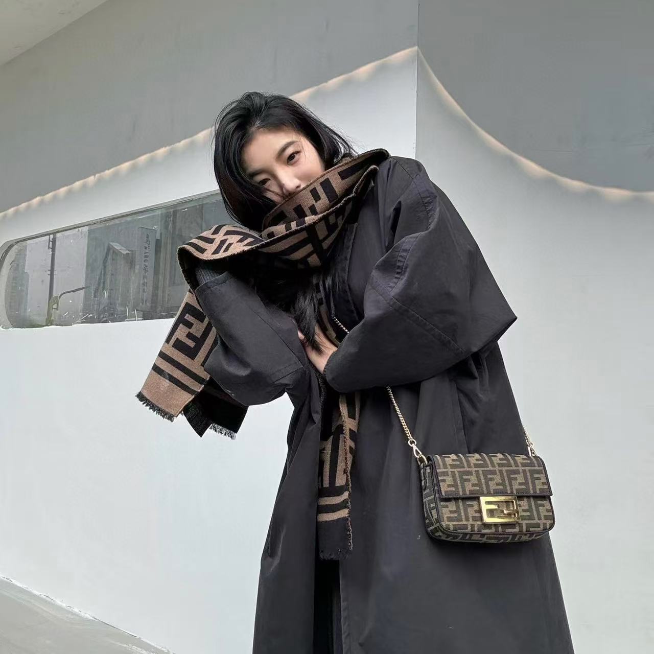 FEND1 チェーン FF バゲットバッグ【50％割引+送料無料】