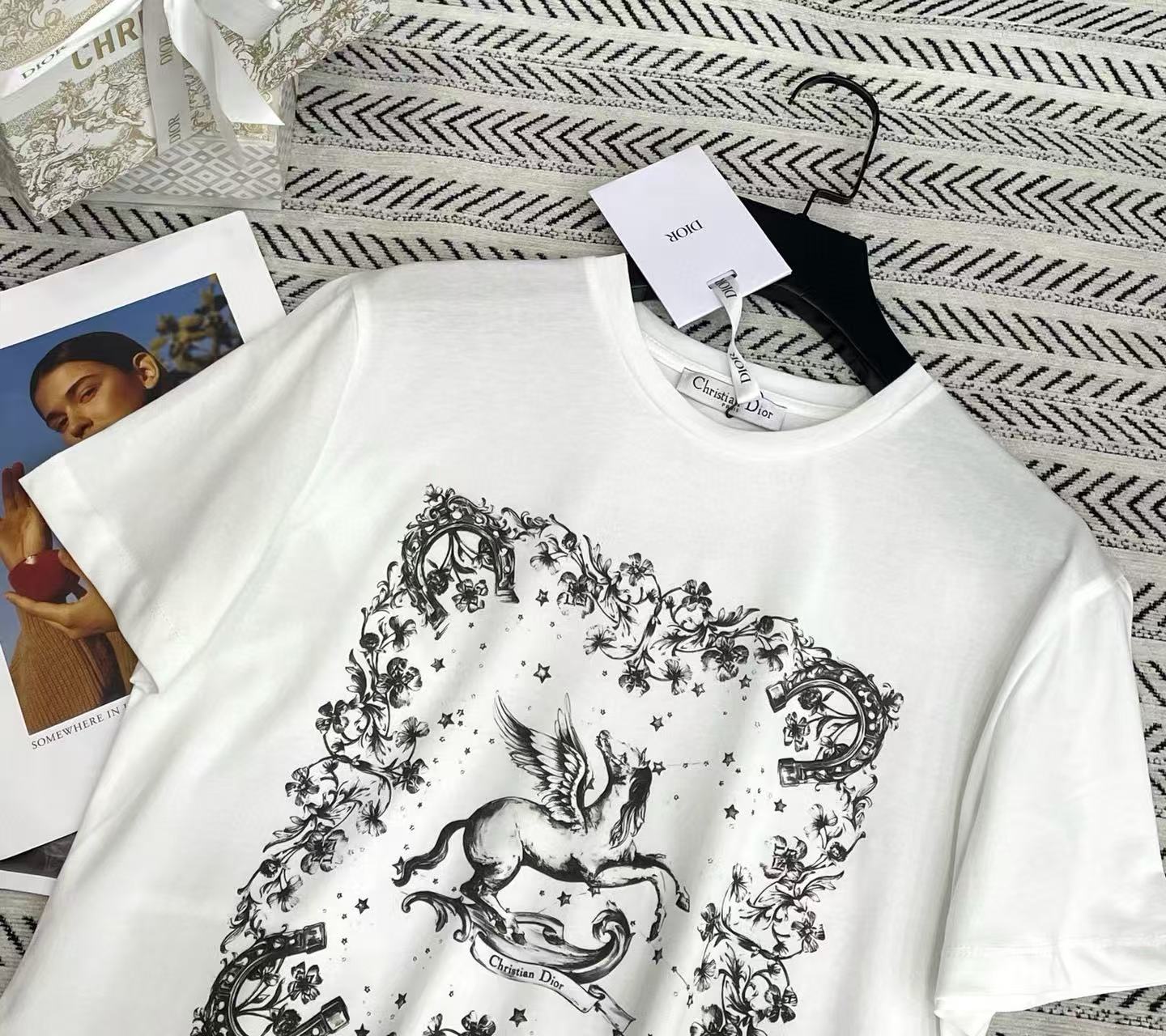 DIOR ポニープリント Tシャツ【50％割引+送料無料】