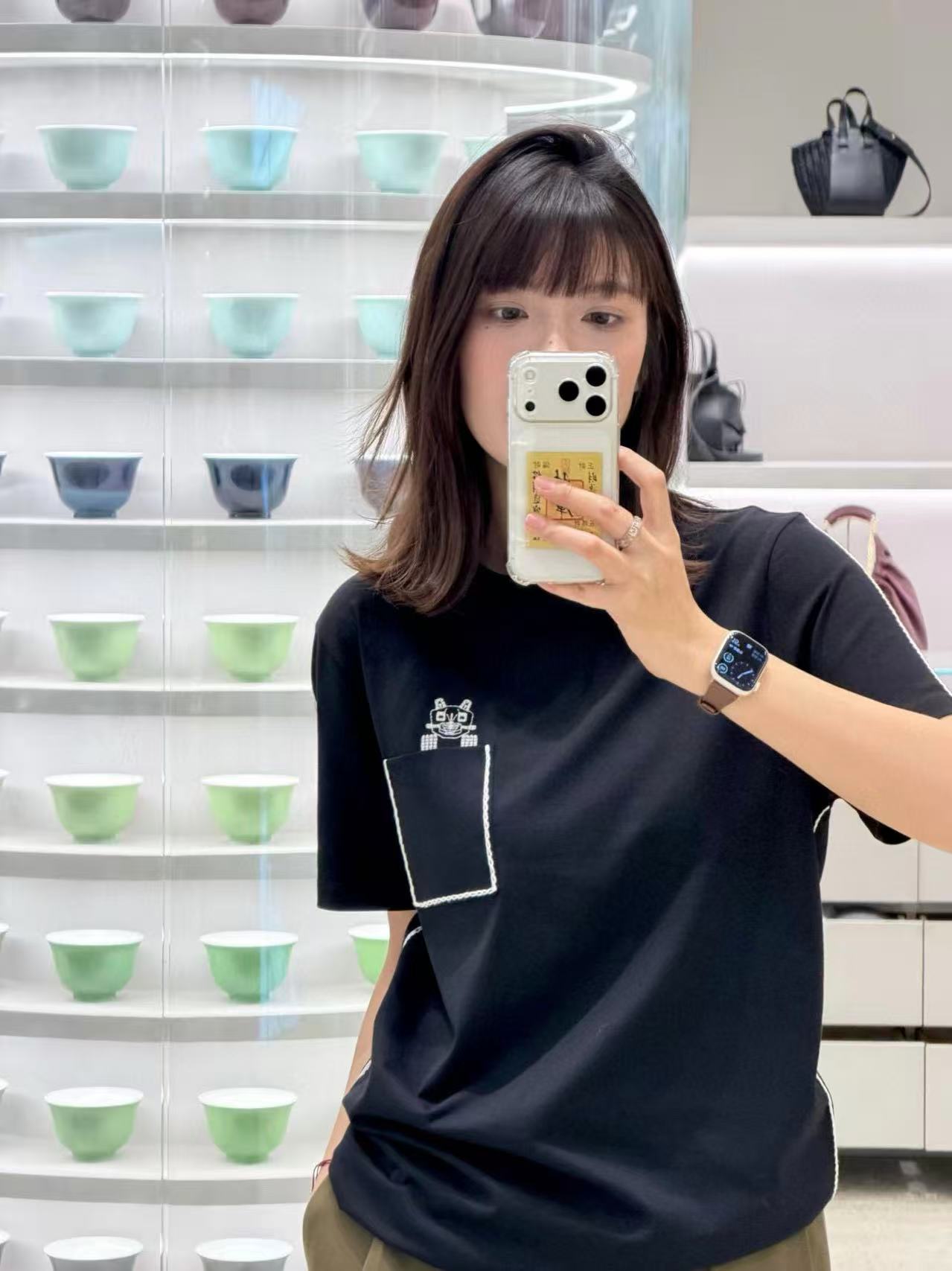 L0WEW ポケット刺繍猫Tシャツ【50％割引+送料無料】