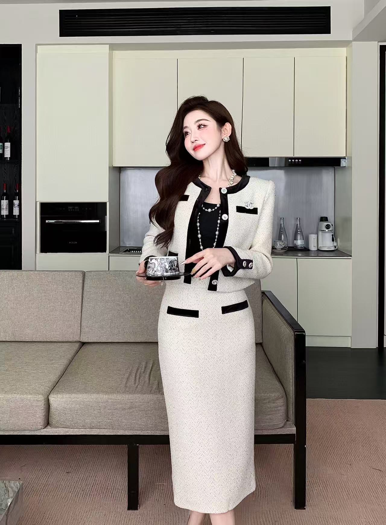 CHANE1 高品質ブローチジャケット+スカート ツーピースセット【50％割引+送料無料】