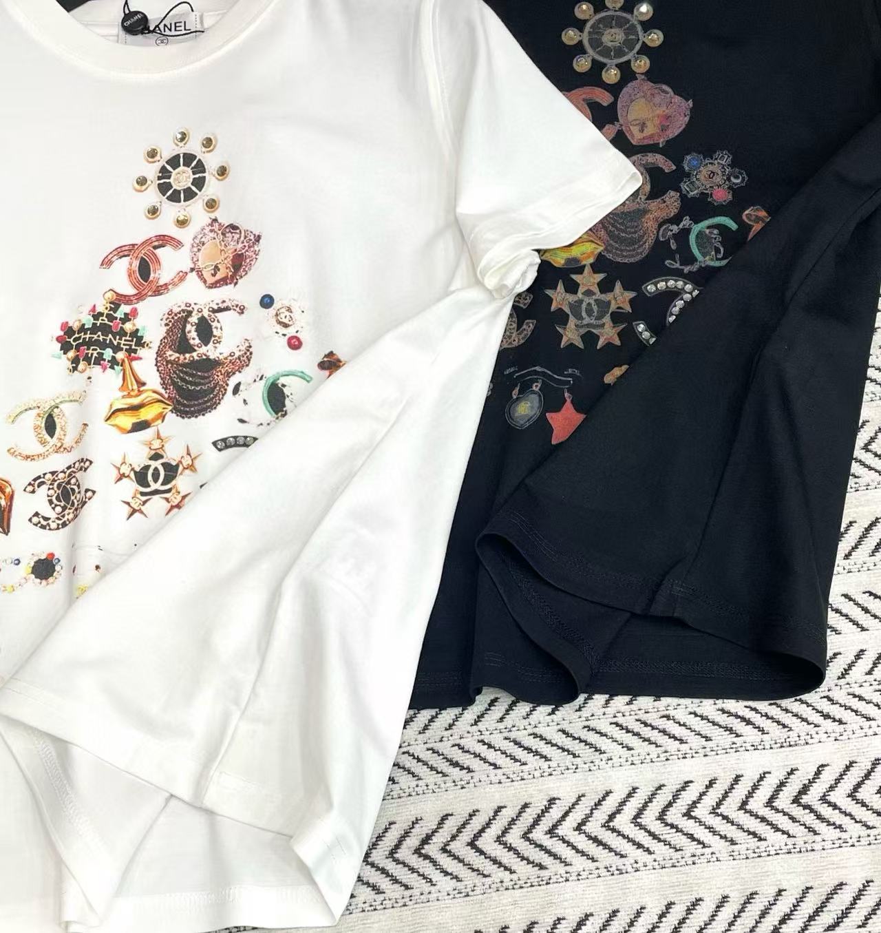 CHANE1 ダブルCプリントTシャツ【50％割引+送料無料】