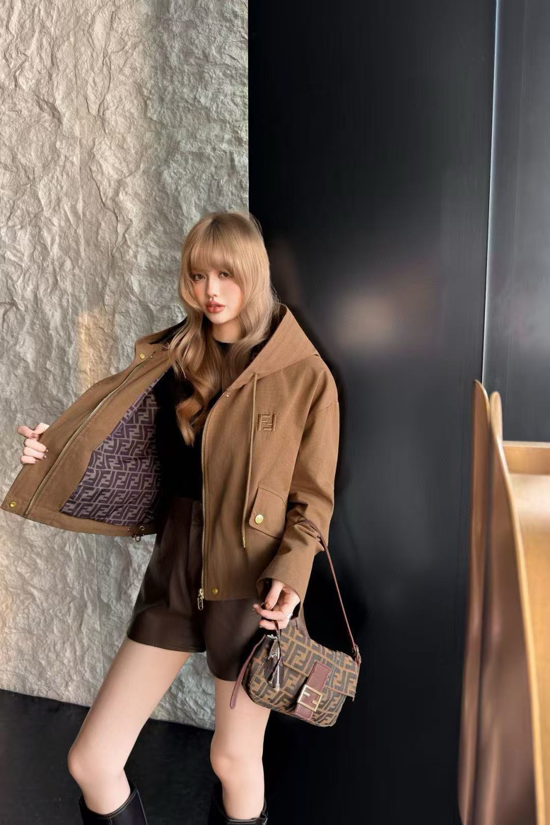 FEND1 シンプル刺繍 FF フードジャケット【50％割引+送料無料】