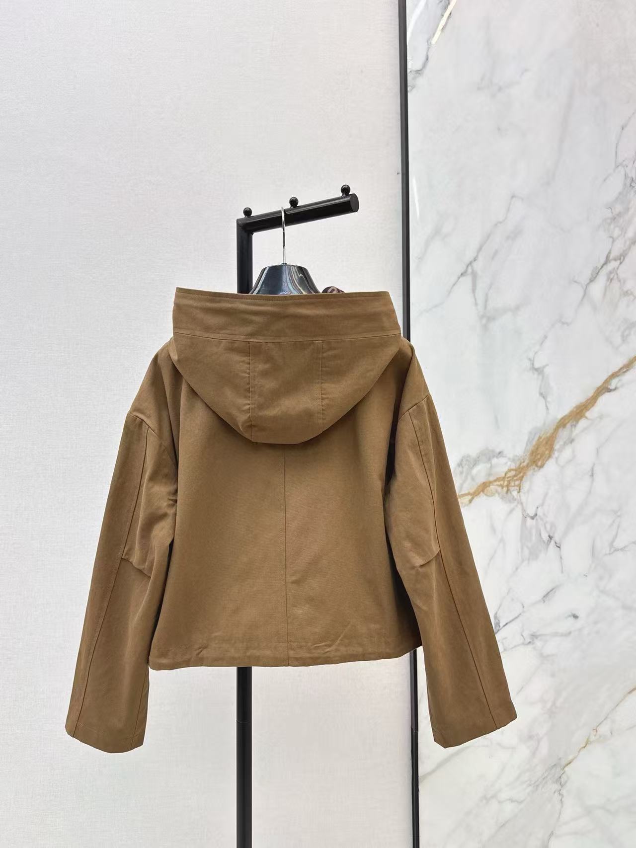 FEND1 シンプル刺繍 FF フードジャケット【50％割引+送料無料】