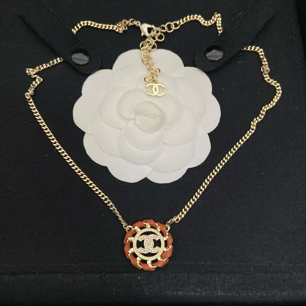 CHANE1 ダブルC ラウンドレザーネックレス【50％割引+送料無料】