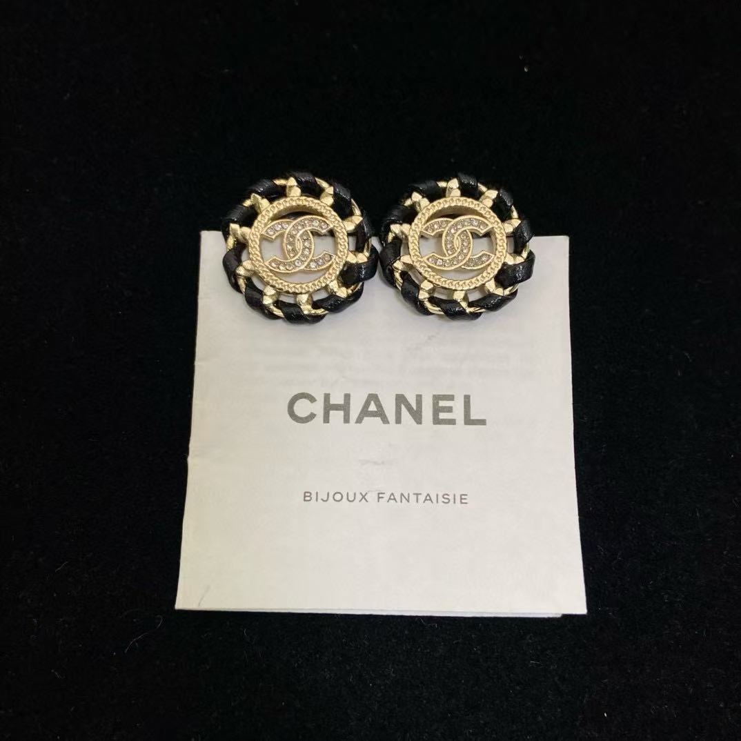 CHANE1 ダブルC レザースタッドピアス【50％割引+送料無料】