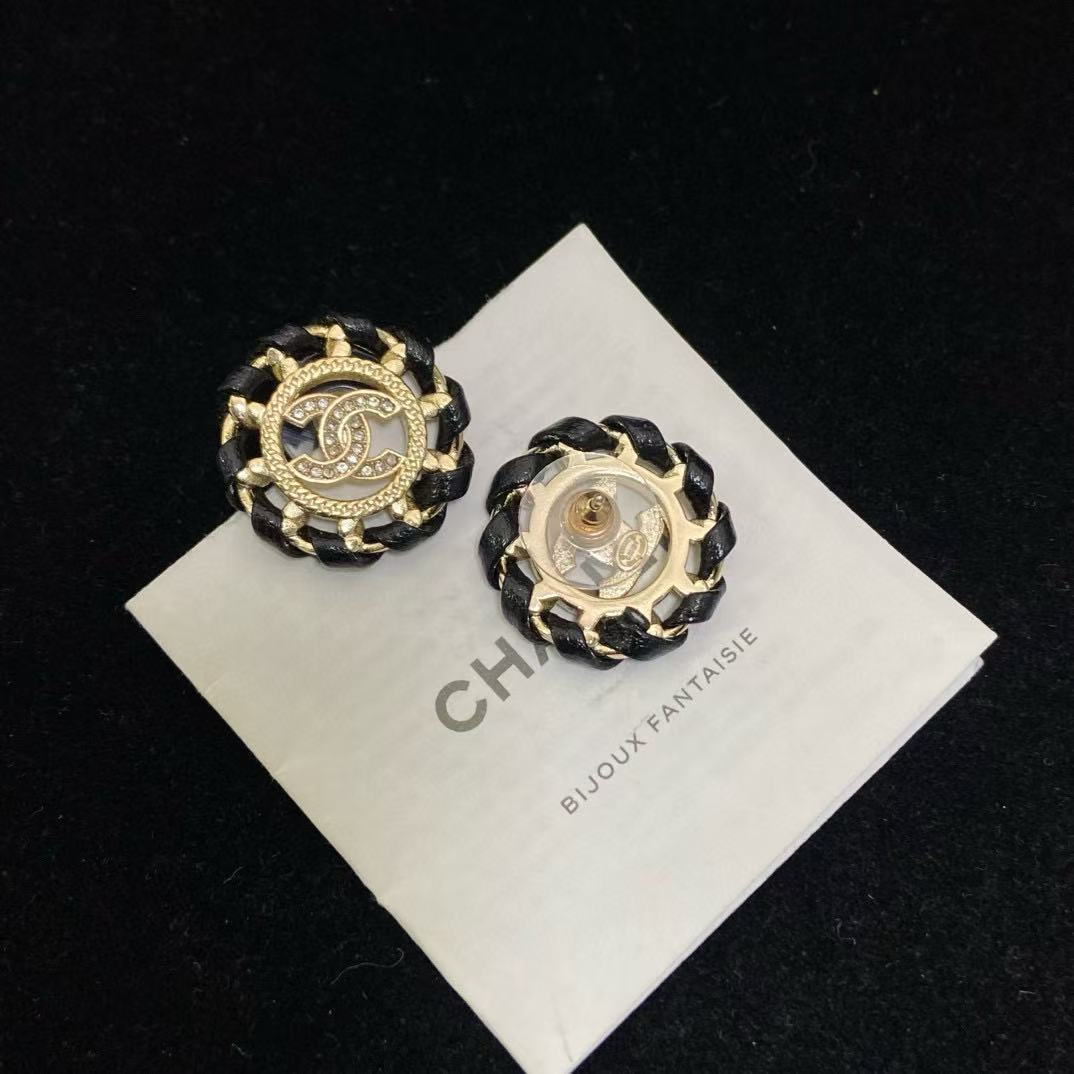 CHANE1 ダブルC レザースタッドピアス【50％割引+送料無料】