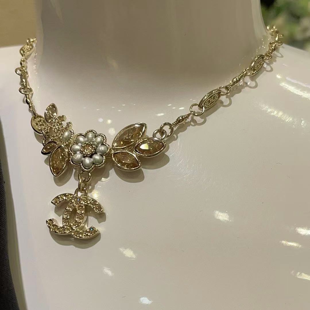 CHANE1 ダブルC フルダイヤモンド パール フラワーネックレス【50％割引+送料無料】